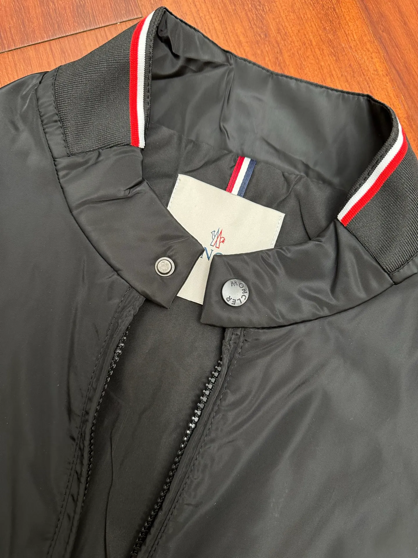 🔥P240💰Moncler Moncler ， ， 。 ， ， Classic 。 ， 。 、 ， ， 。 ， 、 ， 。 size：M-3XL